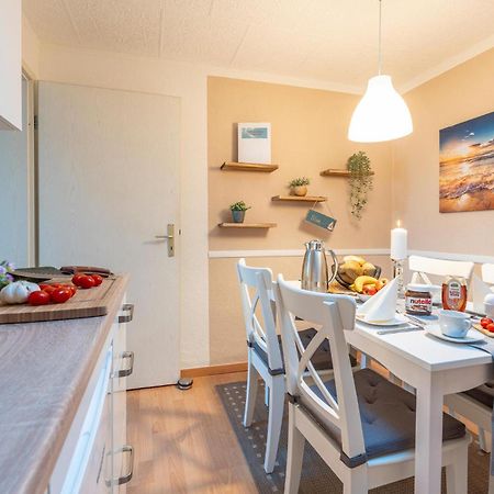 Awesome Apartment In Rostock With Kitchen Buitenkant foto